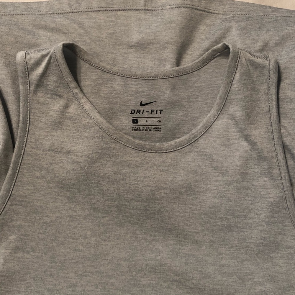 Nike Tank Top - Picture 3 of 4